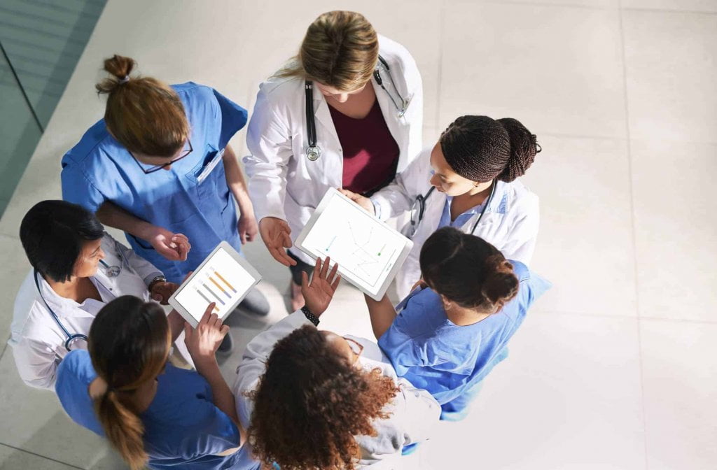 Residência médica ou especialização: entenda as diferenças!