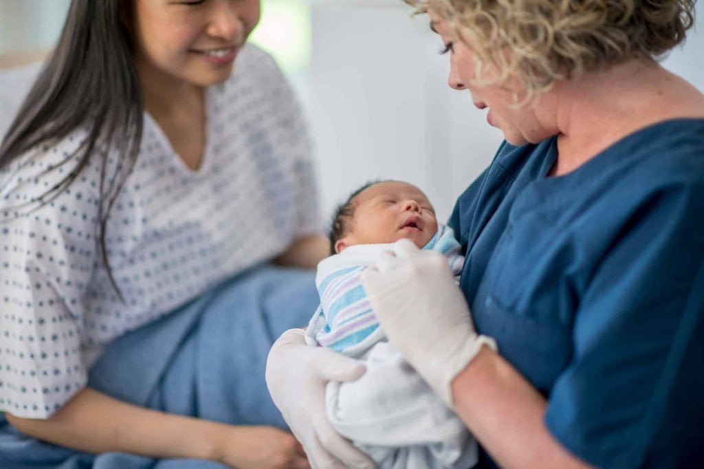 A atuação do enfermeiro na prevenção e redução da dor neonatal