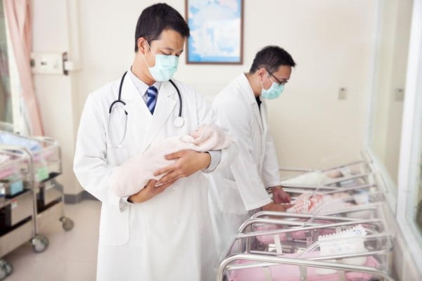 Neonatologista: Cuidando dos Primeiros Momentos de Vida